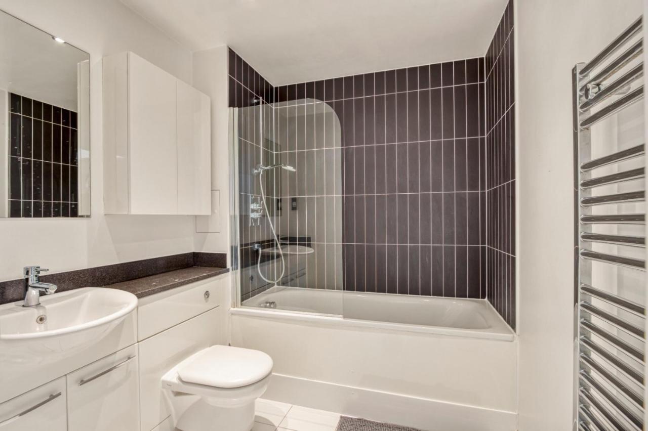 לונדון Delightful Apartment Wandsworth מראה חיצוני תמונה